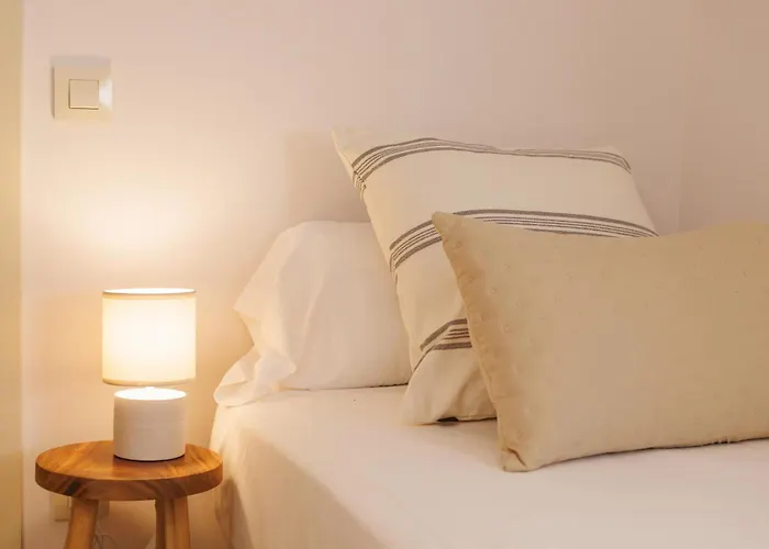 Bravissimo Cort Reial 4b Duplex, Monthly خيرونا