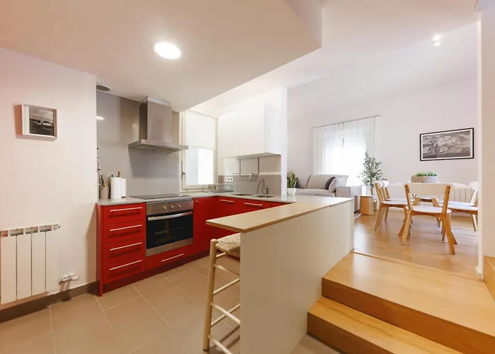 Bravissimo Cort Reial 4b Duplex, Monthly * خيرونا