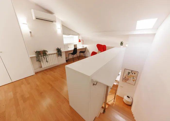 Bravissimo Cort Reial 4b Duplex, Monthly خيرونا