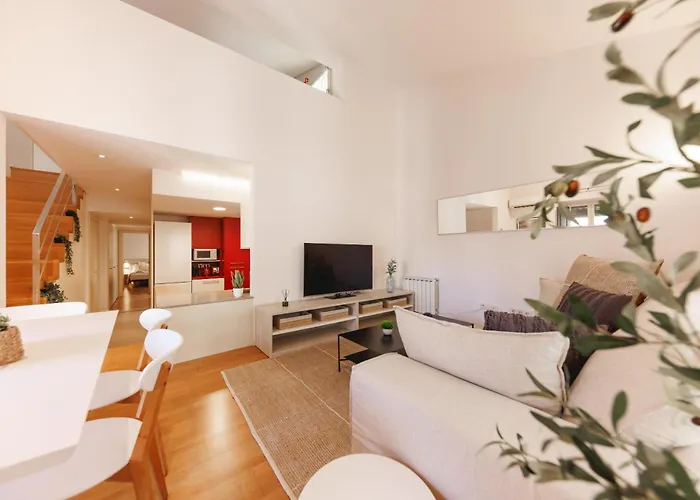 Bravissimo Cort Reial 4b Duplex, Monthly خيرونا
